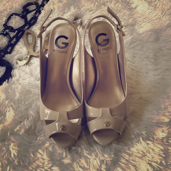 Guess Shoes - 🔥 Guess Platform shoes